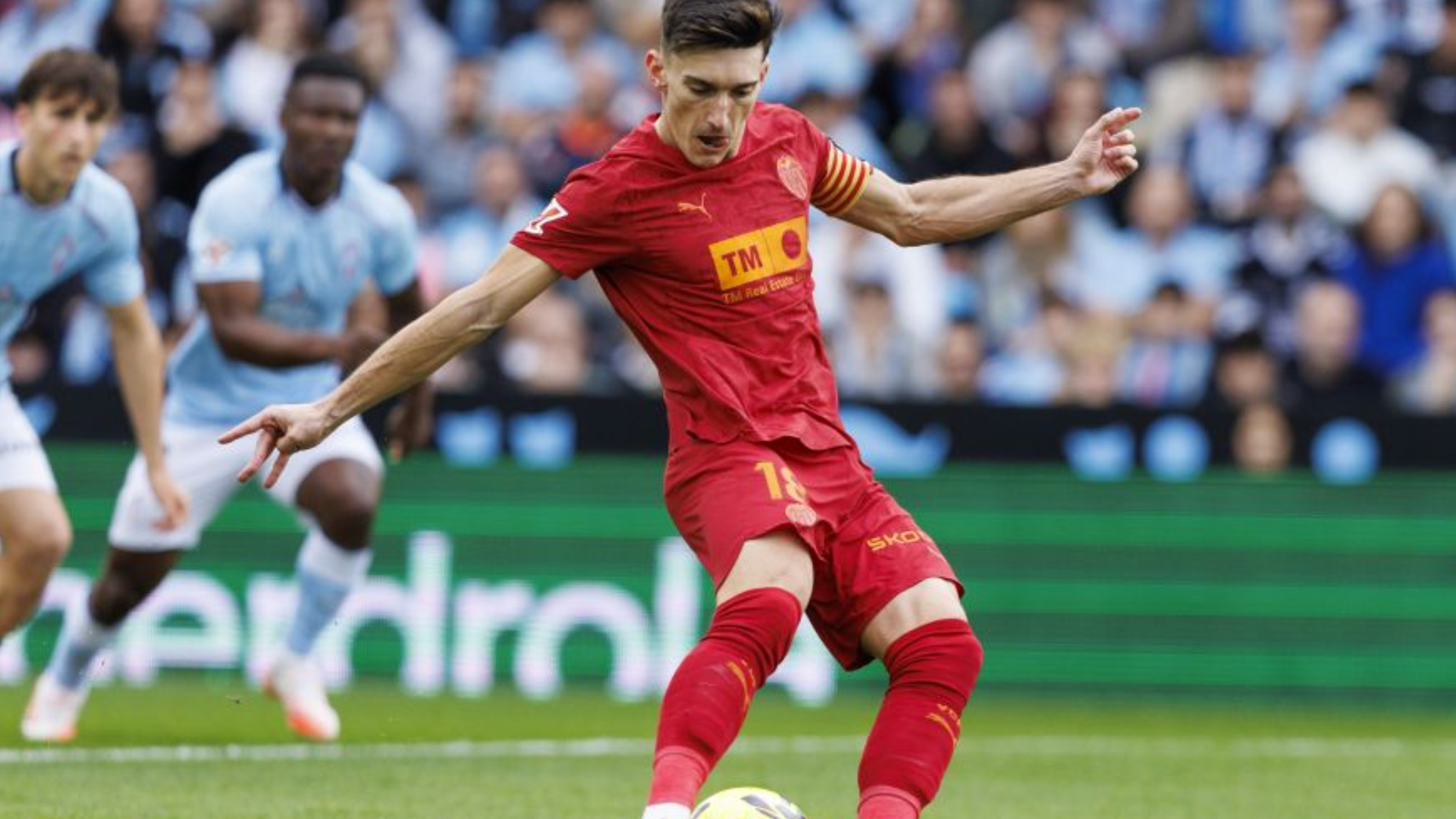 Pepelu lanza el penalti al palo