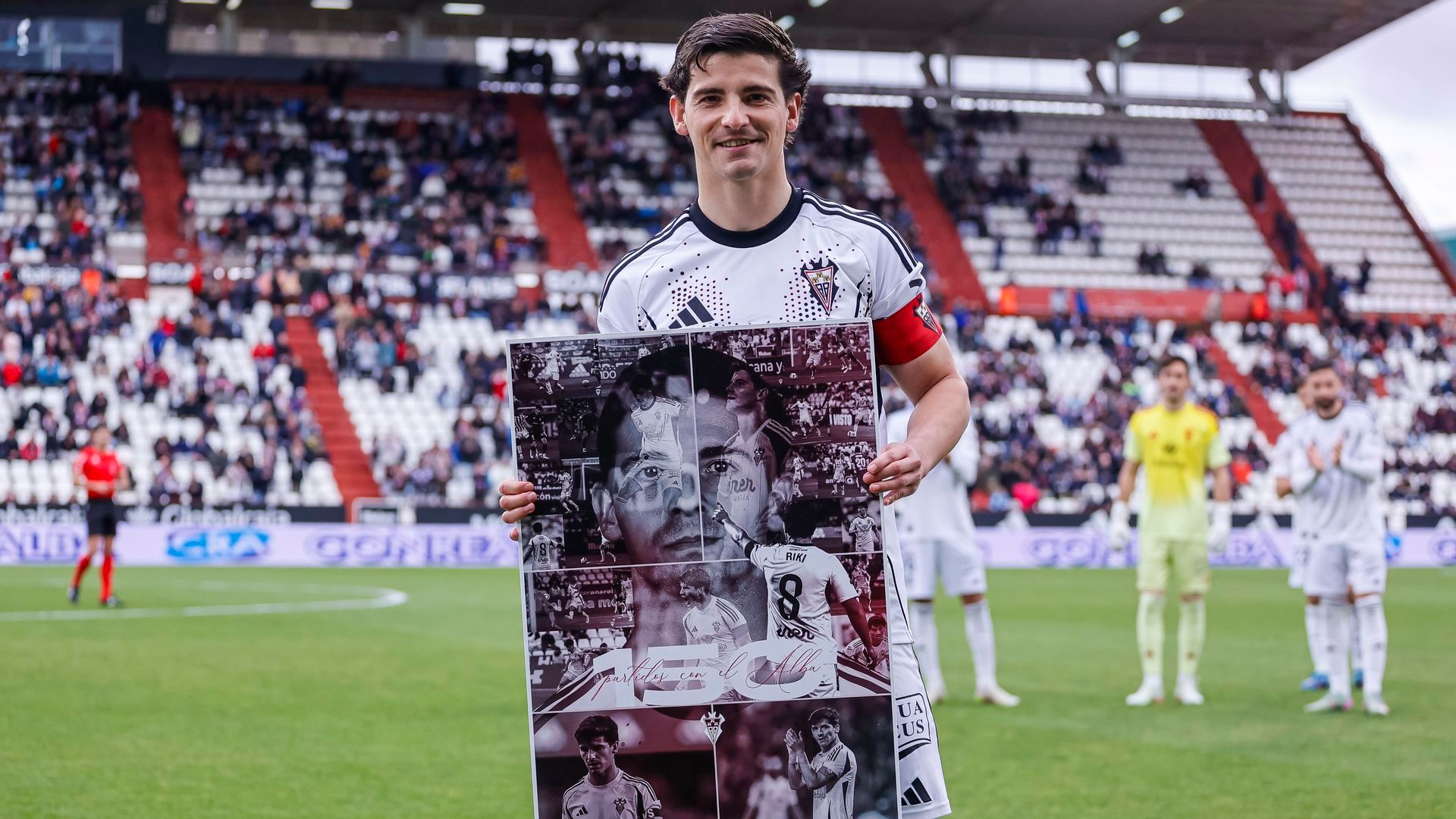 Riki Rodríguez recibe un reconocimiento por parte del Albacete