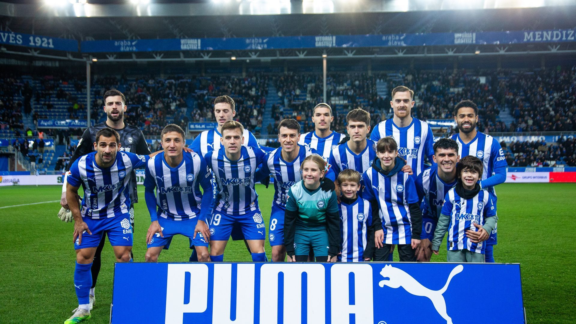 Once inicial del Alavés ante el Real Oviedo
