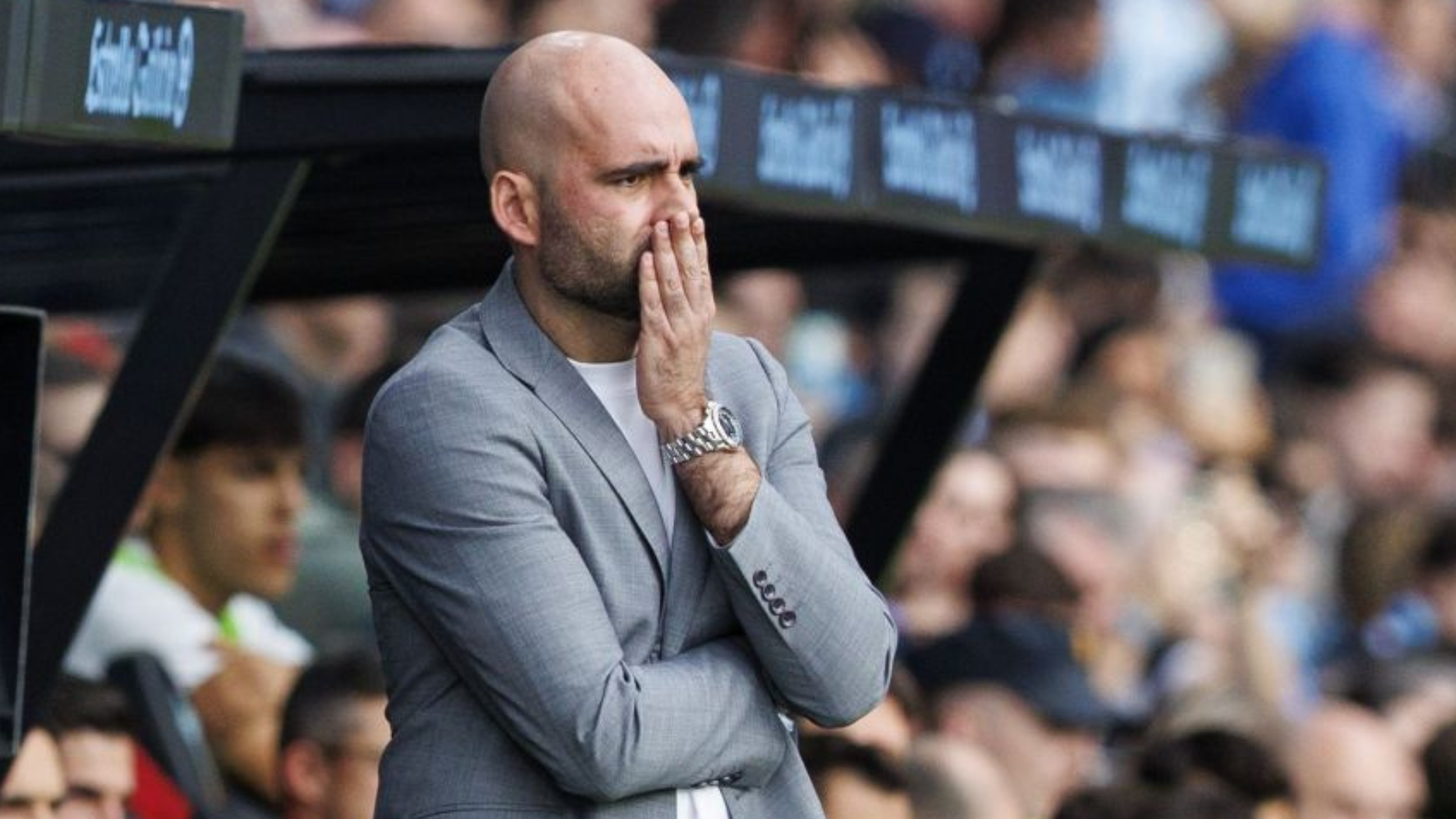 Claudio Giráldez en el banquillo de Balaídos