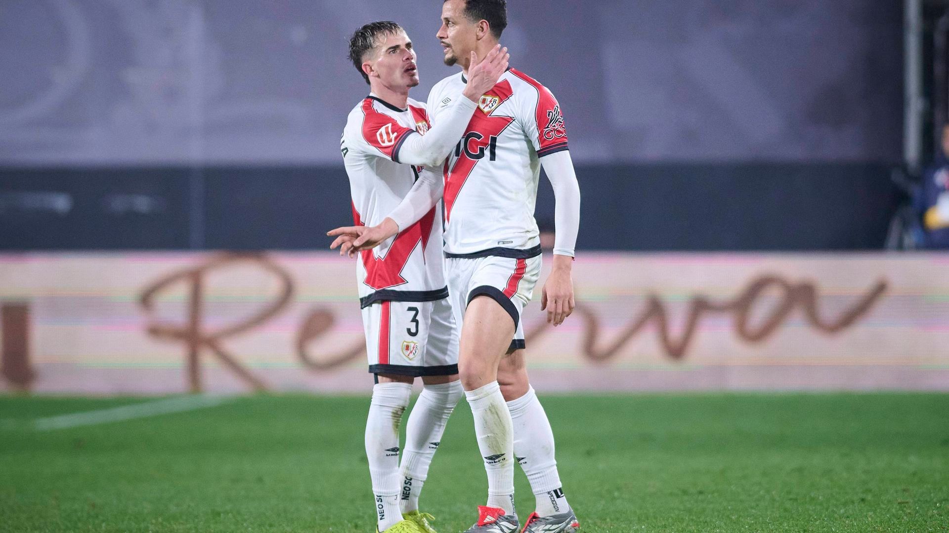 Los jugadores del Rayo Vallecano, en el partido ante el Getafe Los jugadores del Rayo Vallecano, en el partido ante el Getafe