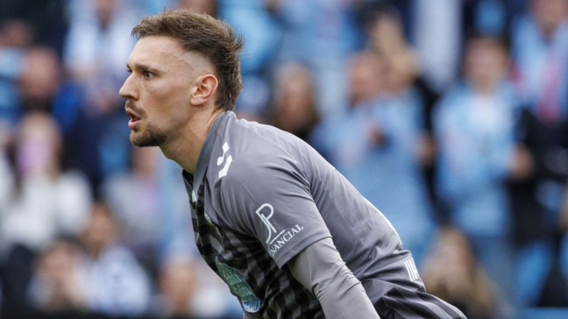 Ionut Radu ante el Valencia