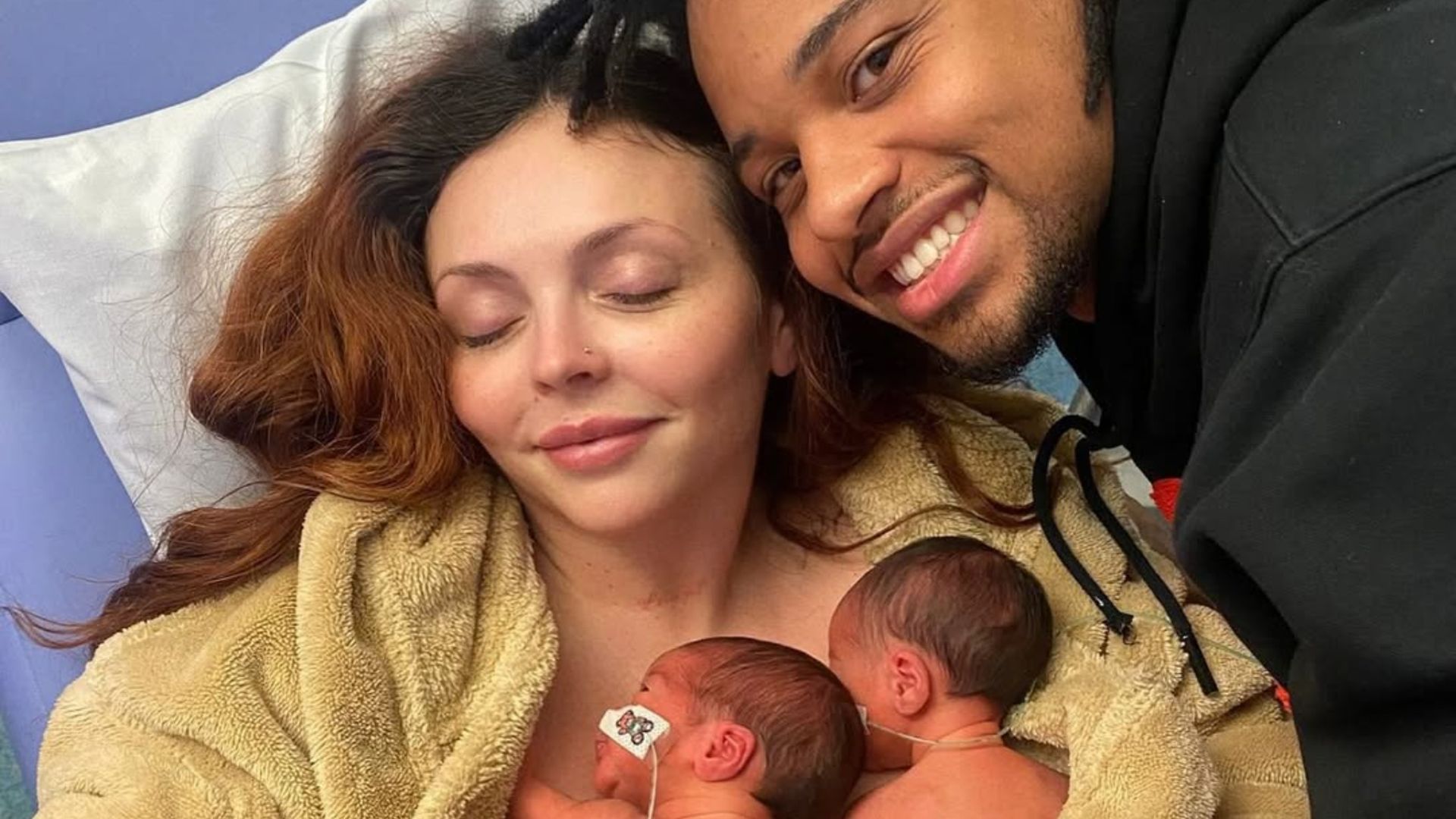 Jesy Nelson dio a luz a sus dos hijas en mayo de 2025.