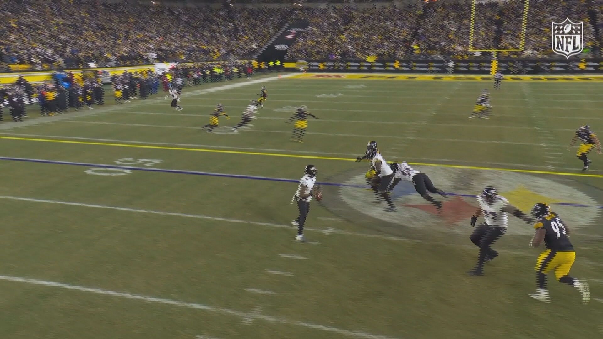 La asistencia de Lamar Jackson a Flowers La asistencia de Lamar Jackson a Flowers