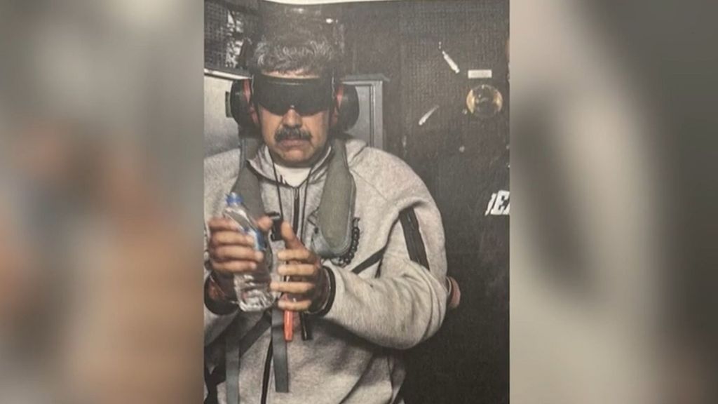 El conjunto que vestía Maduro cuando fue detenido desata la locura: se convierte en el más buscado y agota existencias