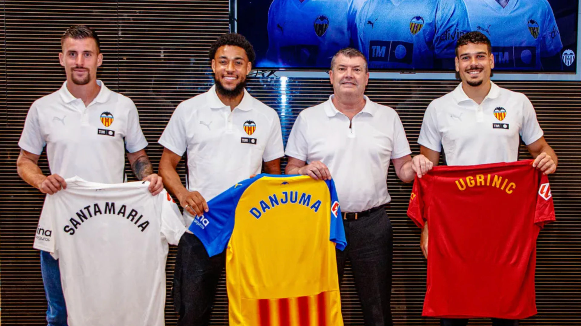 Ron Gourlay con Santamaría, Danjuma y Ugrinic