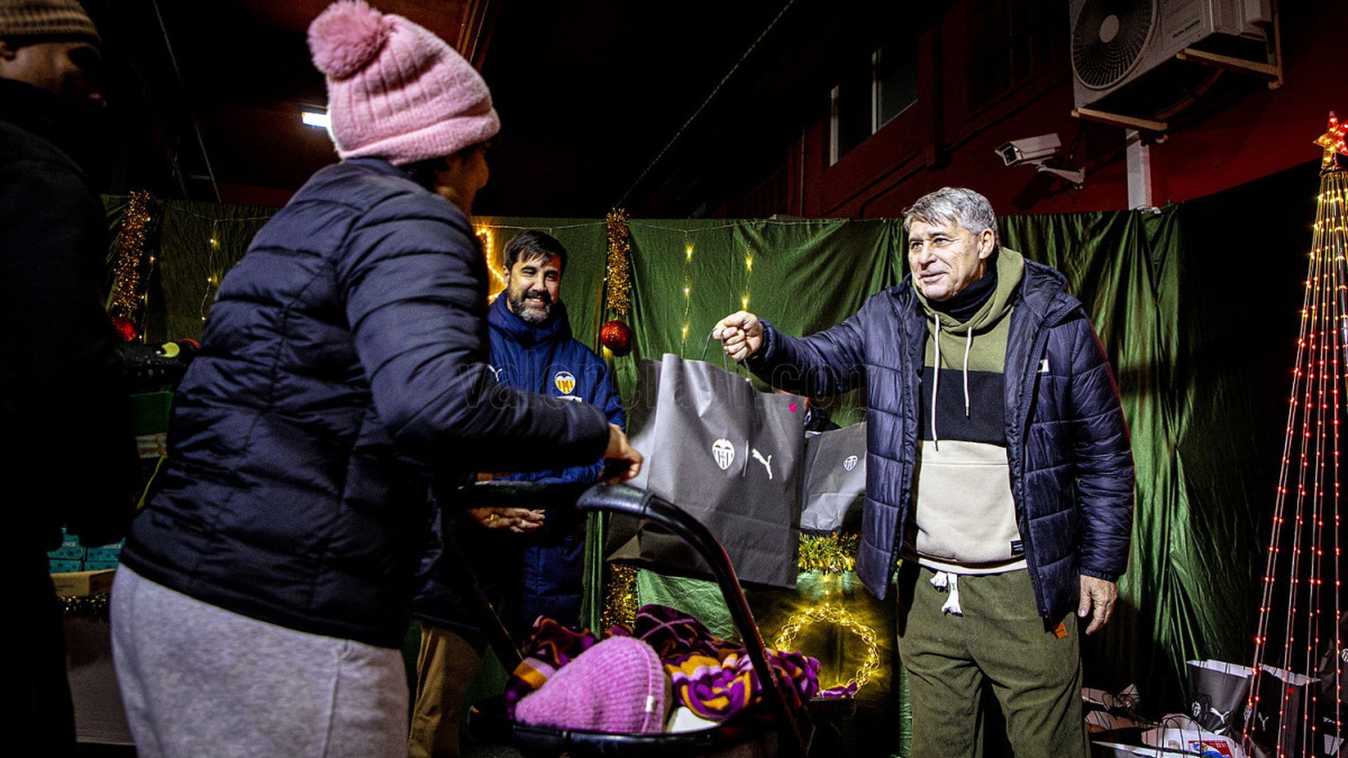 Los Reyes Magos pasan por Mestalla