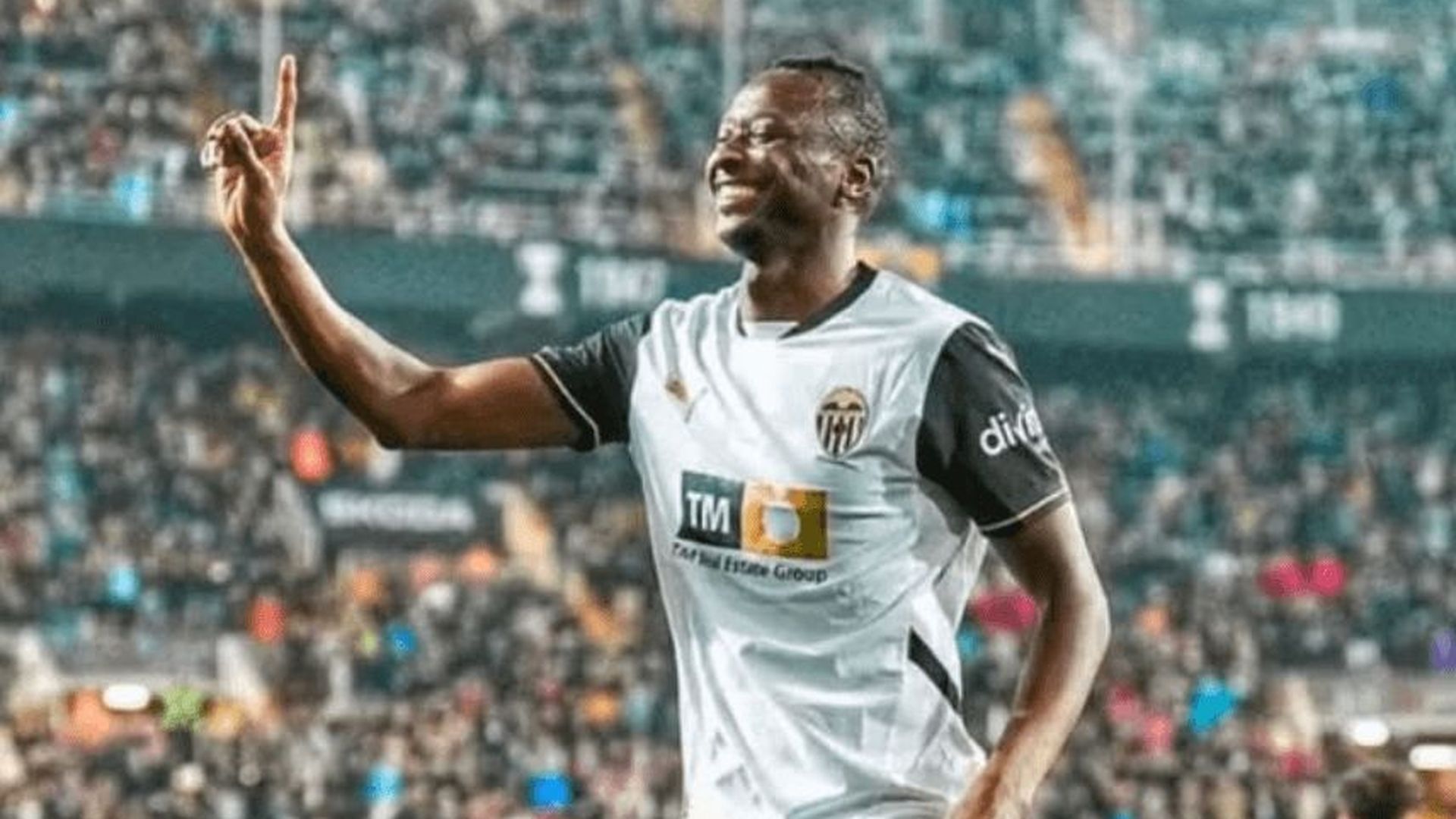 Sadiq celebra un gol en Mestalla