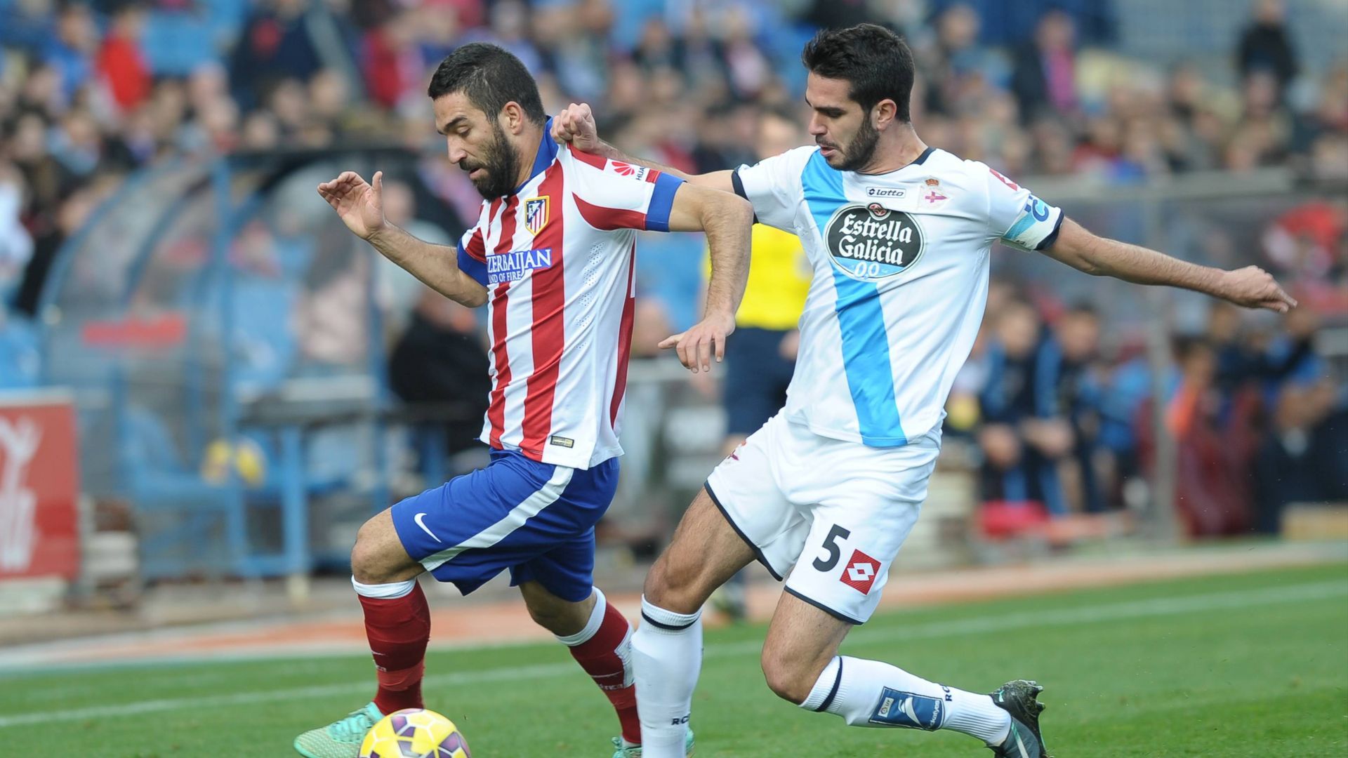 Arda Turan y Pablo Insua en un Atlético de Madrid - Dépor