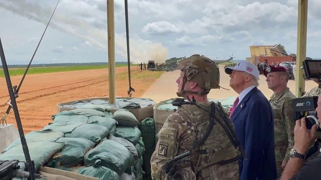 Las imágenes de Donald Trump supervisando en junio el simulacro de las Delta Force para capturar a Maduro