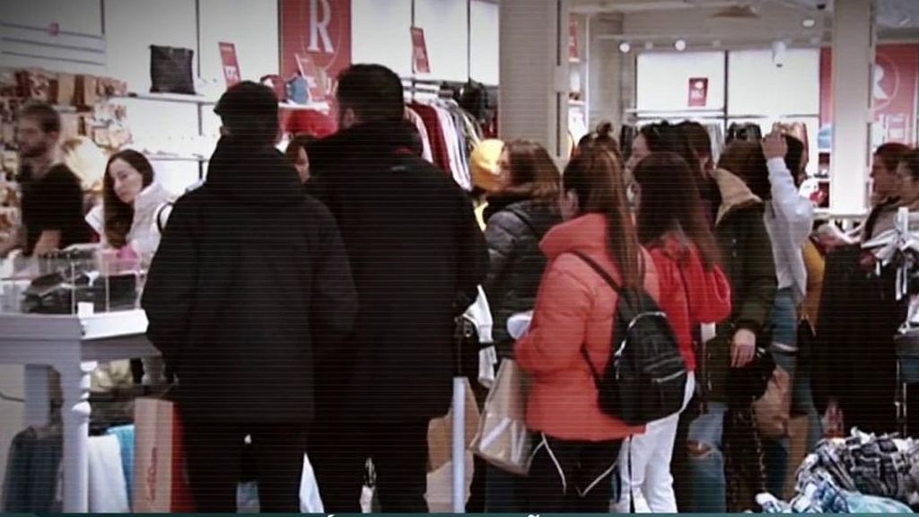 El engaño de las rebajas: "Suben el precio de las prendas y se paga más por lo mismo"