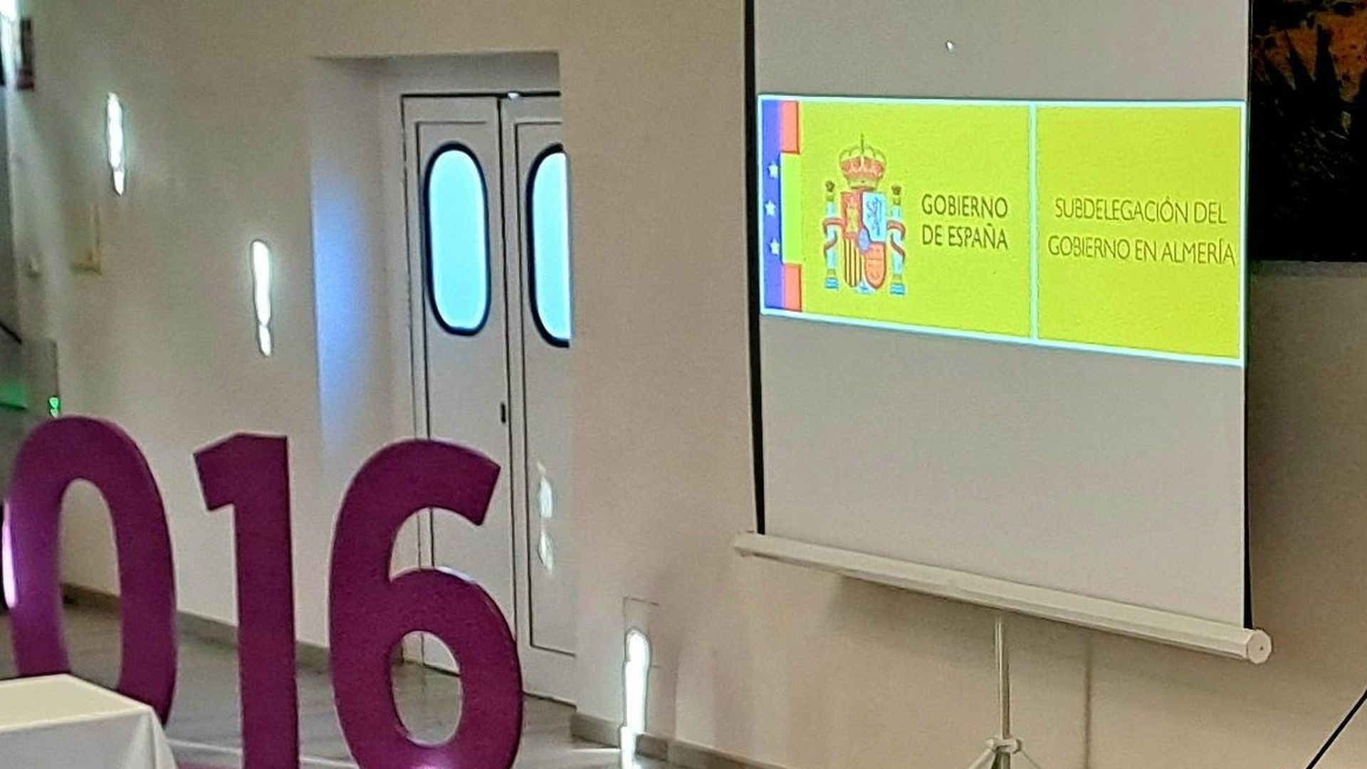 EuropaPress_7127557_subdelegado_gobierno_almeria_jose_maria_martin_jefa_unidad_contra_violencia