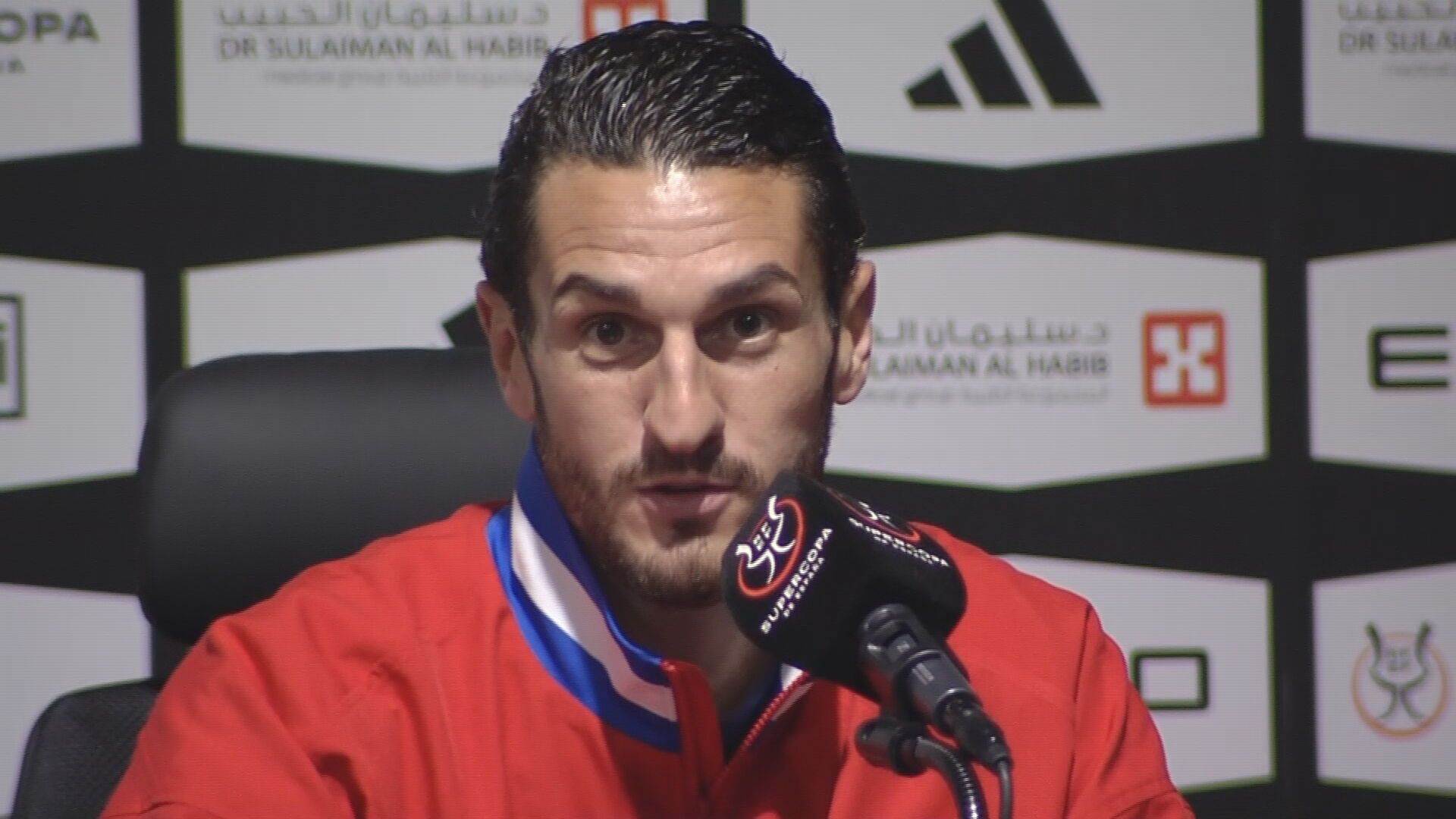 Koke hablando en rueda de prensa