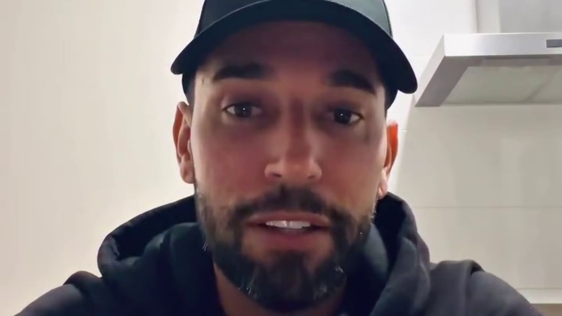 Omar Sánchez llora una trágica pérdida: "Nos vemos en la próxima ola" Omar Sánchez llora una trágica pérdida: "Nos vemos en la próxima ola"