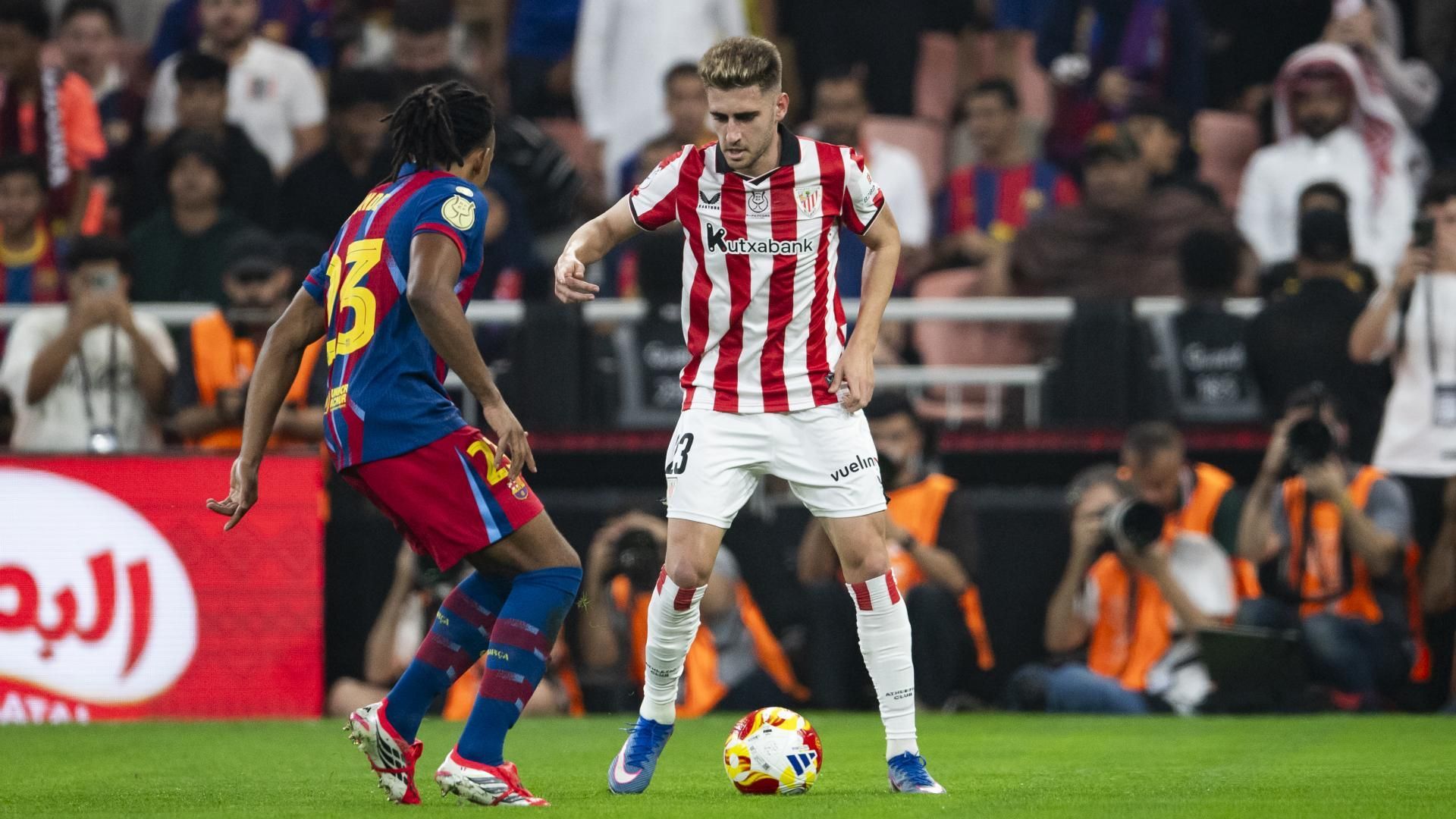 Robert Navarro, ante el Barça en la Supercopa de Arabia