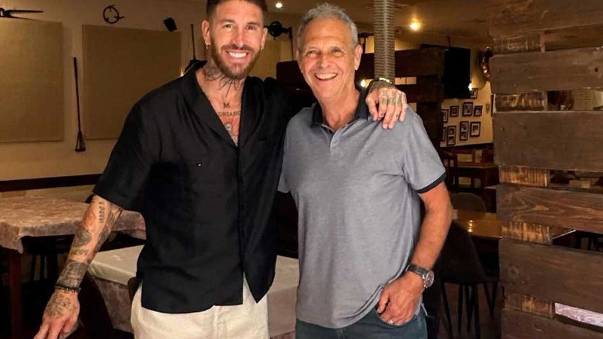 Sergio Ramos junto a Joaquín Caparrós.