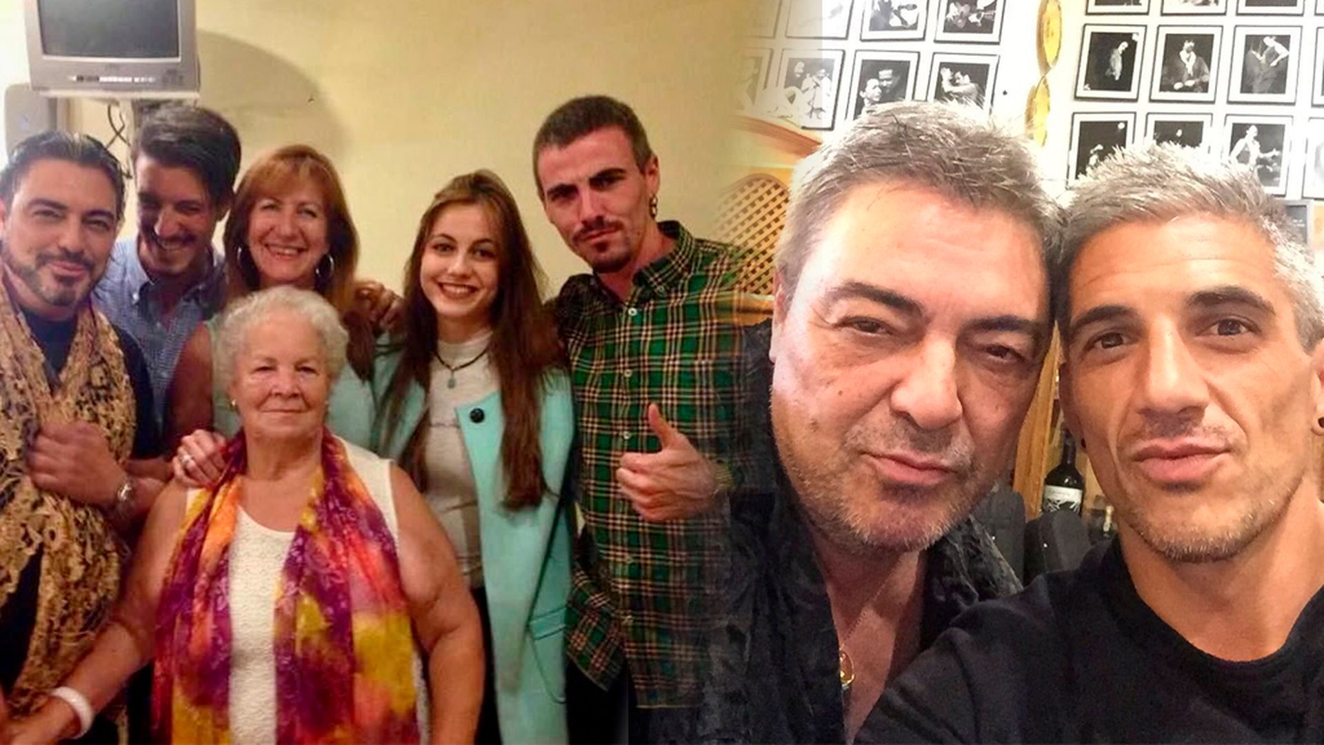 Antonio Canales, junto a su familia