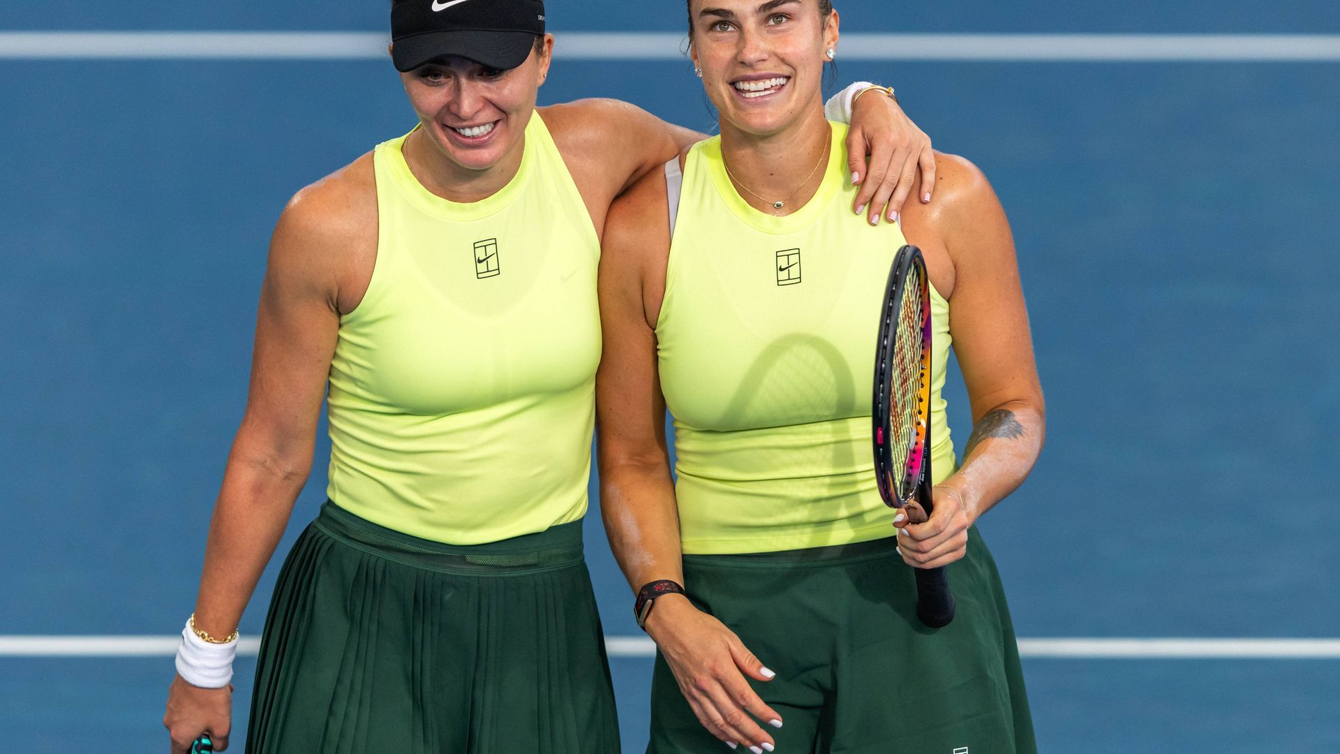Badosa y Sabalenka, en un partido de dobles en Brisbane