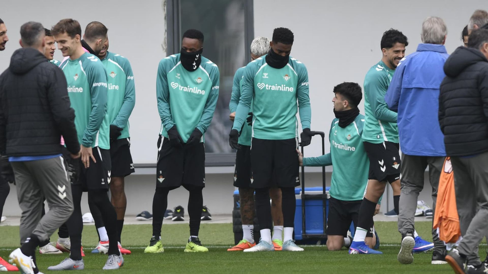 Bakambu, en el entrenamiento del Betis de este jueves