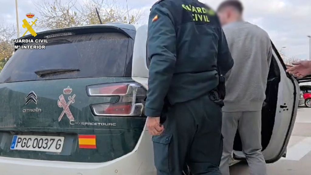 Ocho detenidos por agredir, retener y robar más de 9.000 euros a un vecino de Murcia