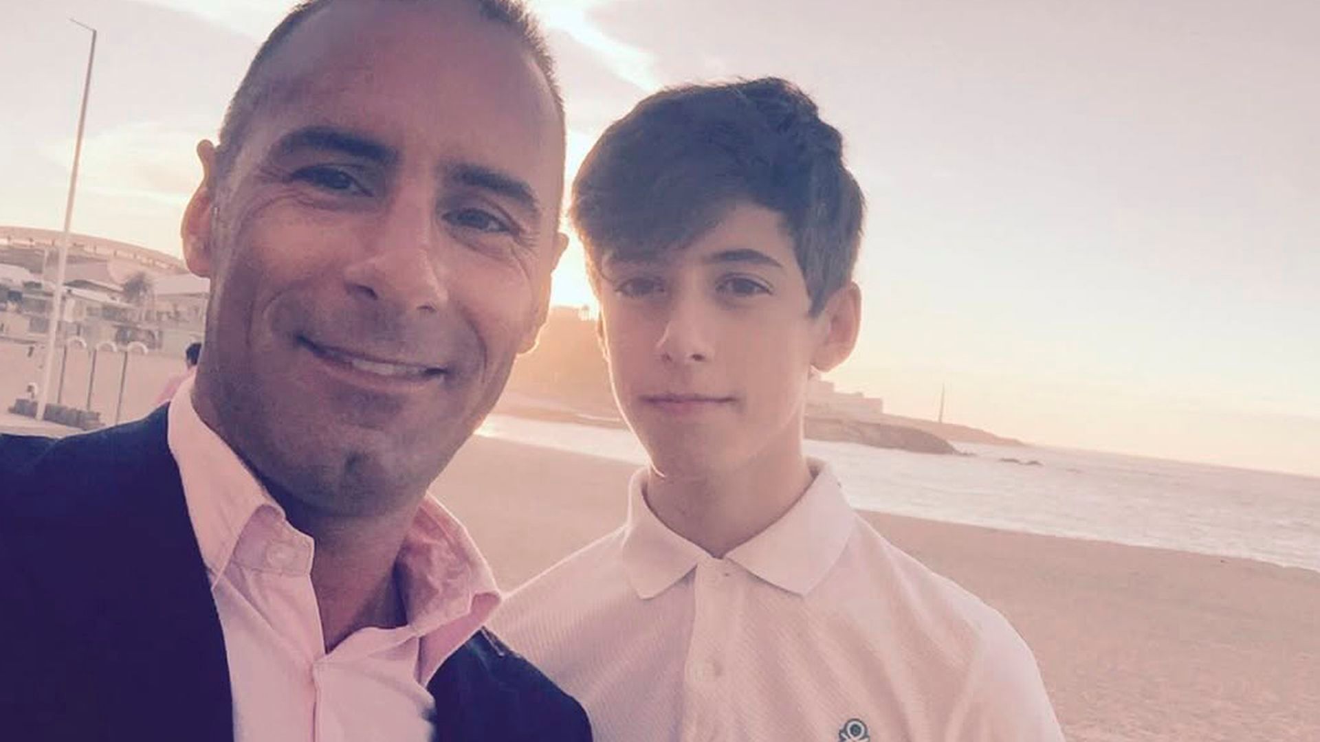 El actor Siro Ouro y su padre Dani, en una imagen de sus redes sociales
