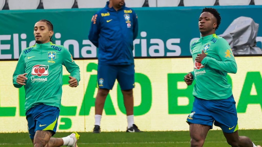 Vinicius y Raphinha se quedan fuera de los jugadores más valorados según el CIES