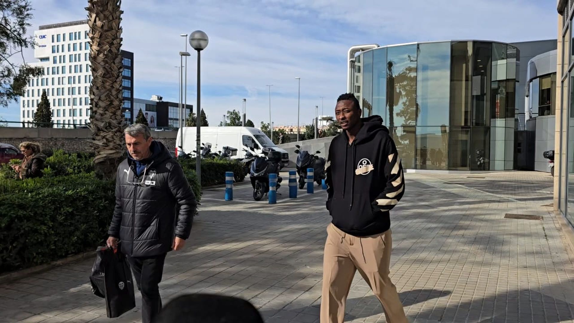 Sadiq pasa la revisión médica Sadiq pasa la revisión médica