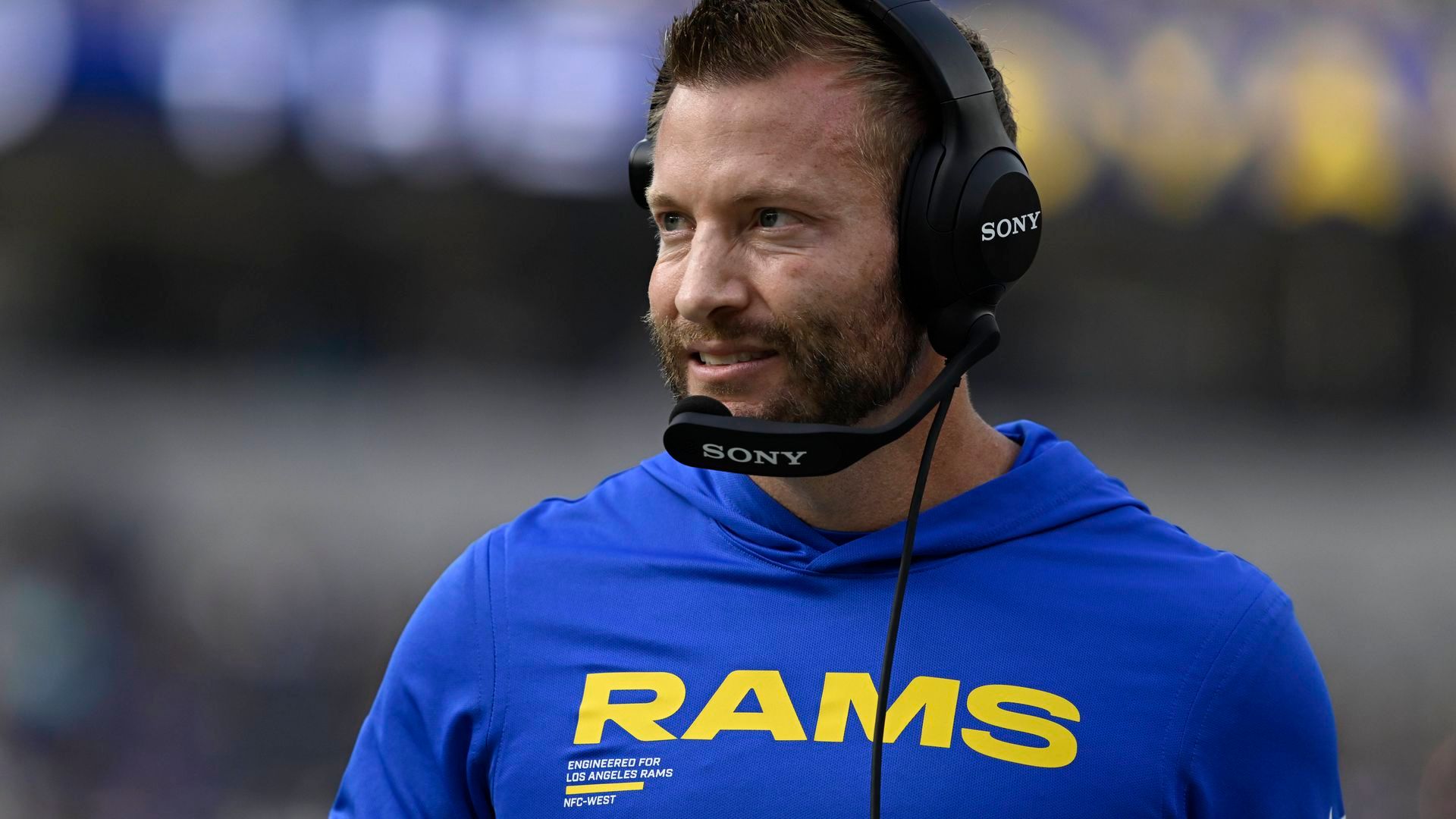 Sean McVay en un partido de la NFL