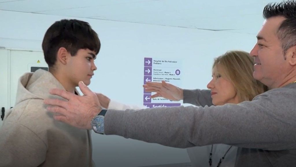 Darío López, operado de distonía en Vall d'Hebron: "No aguantaba 10 minutos de pie y ahora corro"