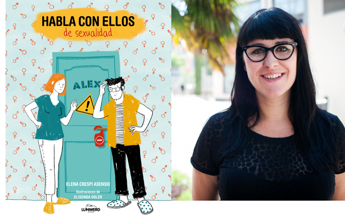 Elena Crespi junto a su libro 'Habla con ellos de sexualidad' (Lunwerg)