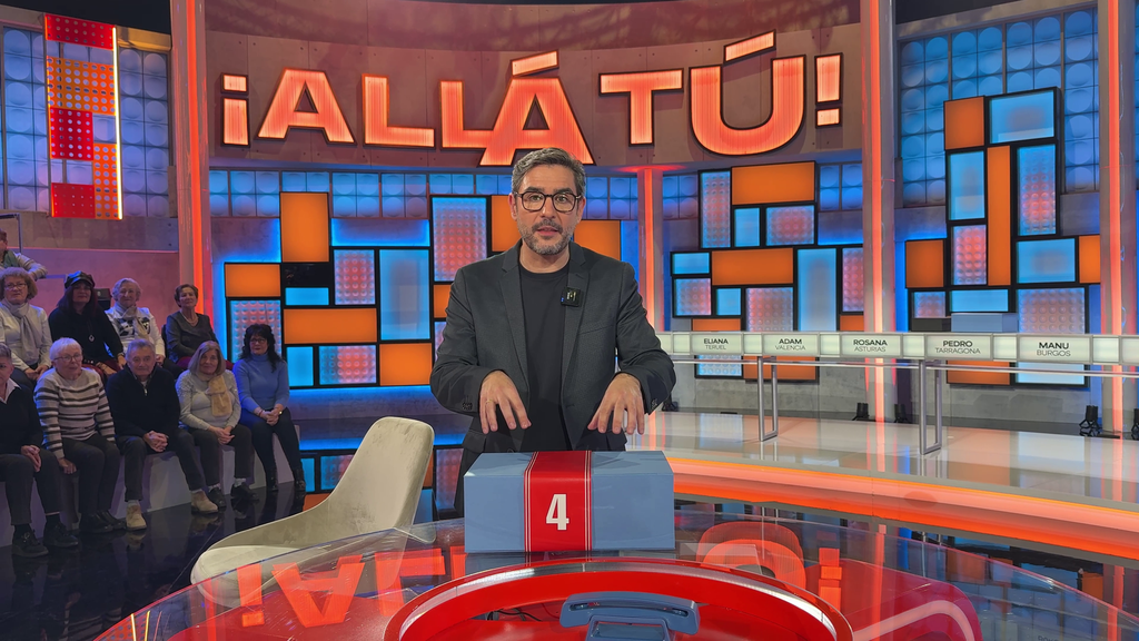 Juanra Bonet se enfrenta a una de las cajas de '¡Alla tú!' y desvela qué haría con los premios