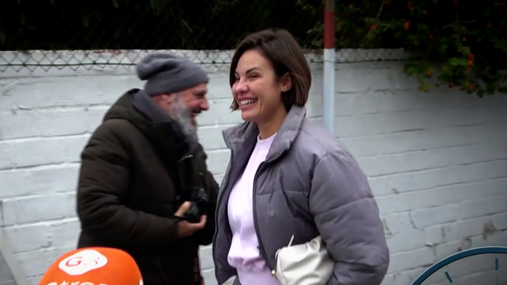 Las primeras imágenes de Jessica Bueno con su "amigo especial" en 'El tiempo justo'