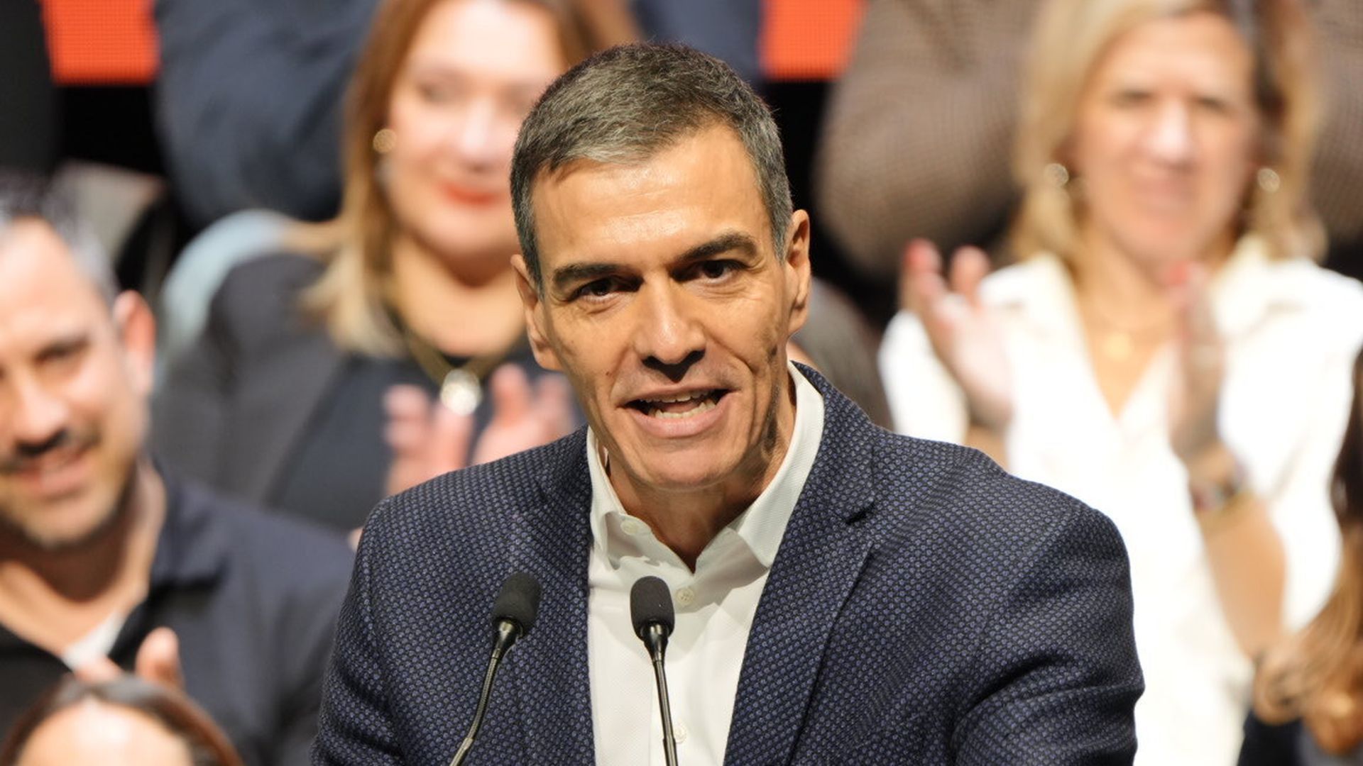 Pedro Sánchez habla con Delcy Rodríguez y Edmundo González