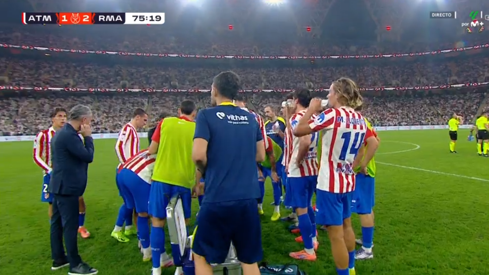 La pausa de hidratación del Atlético ante el Real Madrid