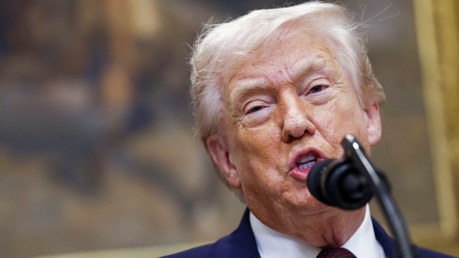 Trump afirma que último petrolero incautado regresa a Venezuela