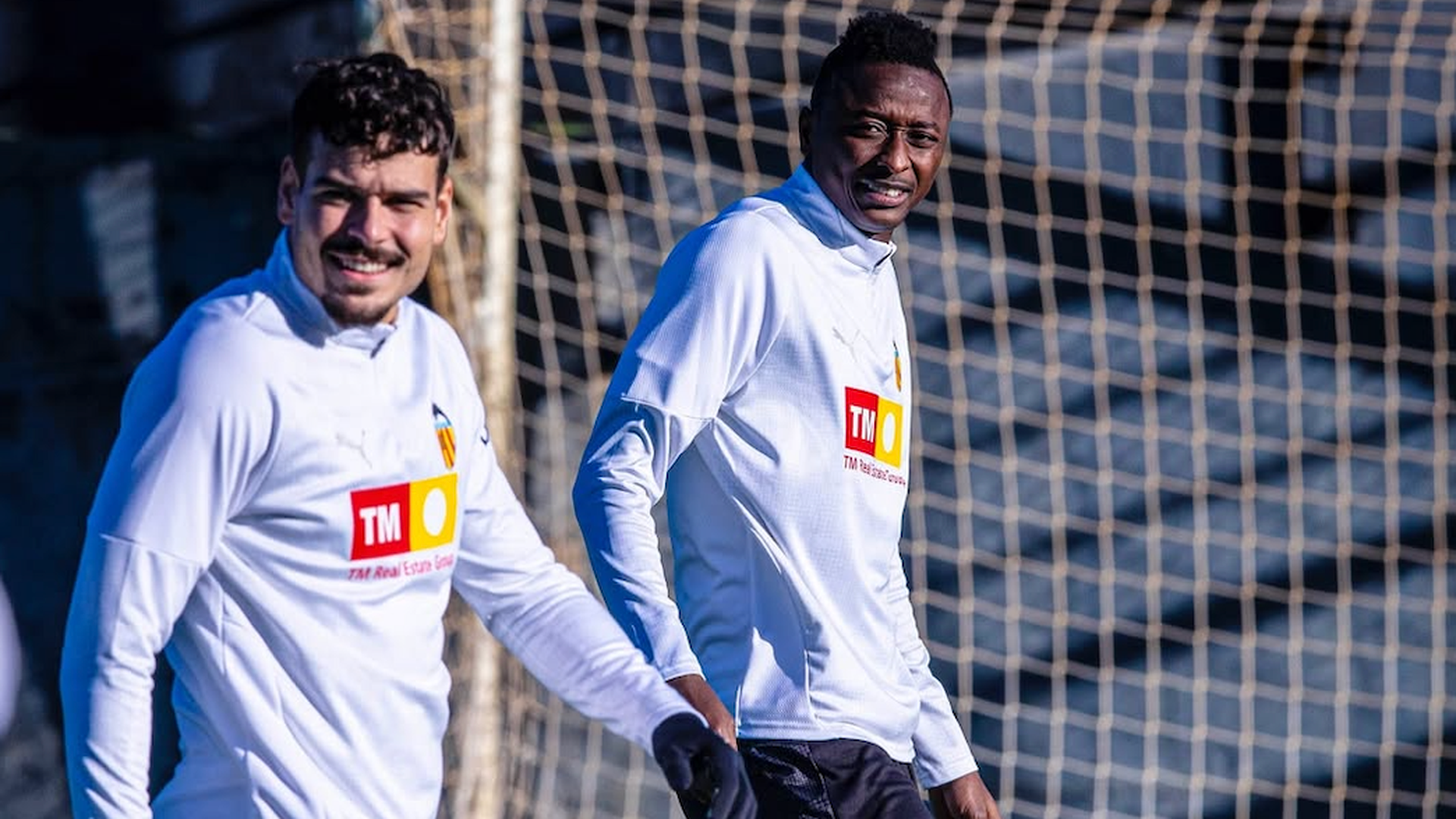 Umar Sadiq se entrena con el Valencia CF