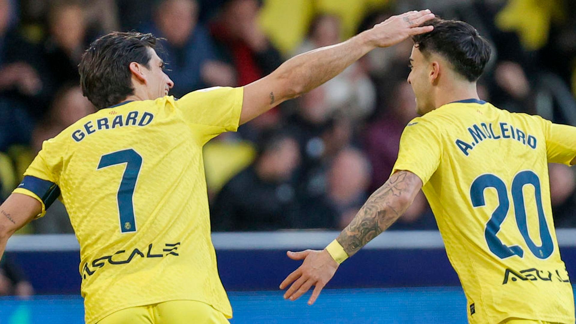 Gerard Moreno y Moleiro celebrando con el Villarreal