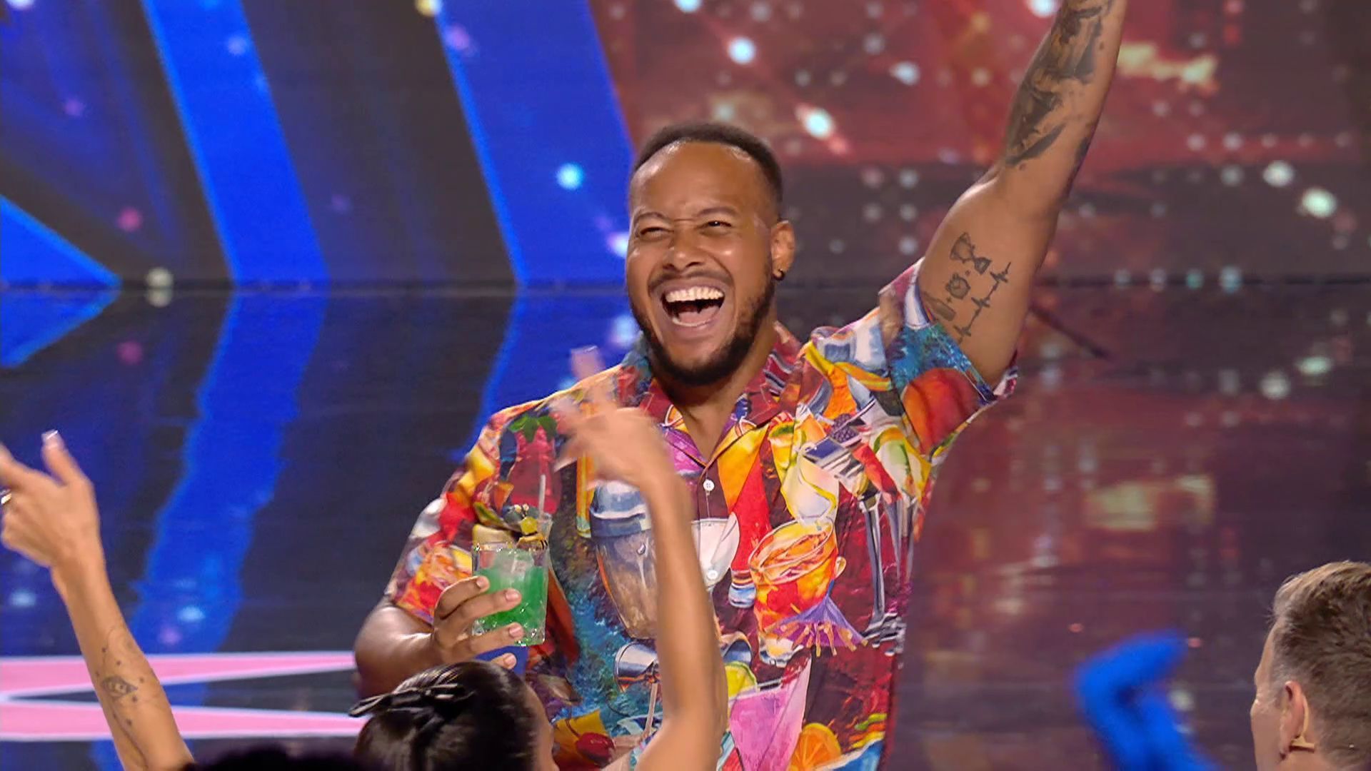 La salsera actuación de Johnnysflair Got Talent Temporada 11 Top Vídeos 22