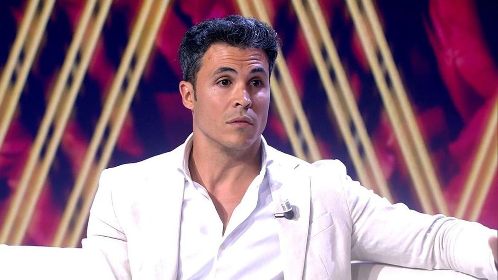 Última hora de la detención del padre de Kiko Jiménez: el motivo del apuñalamiento y los cargos a los que se enfrenta Fiesta 2026 Top Vídeos 977