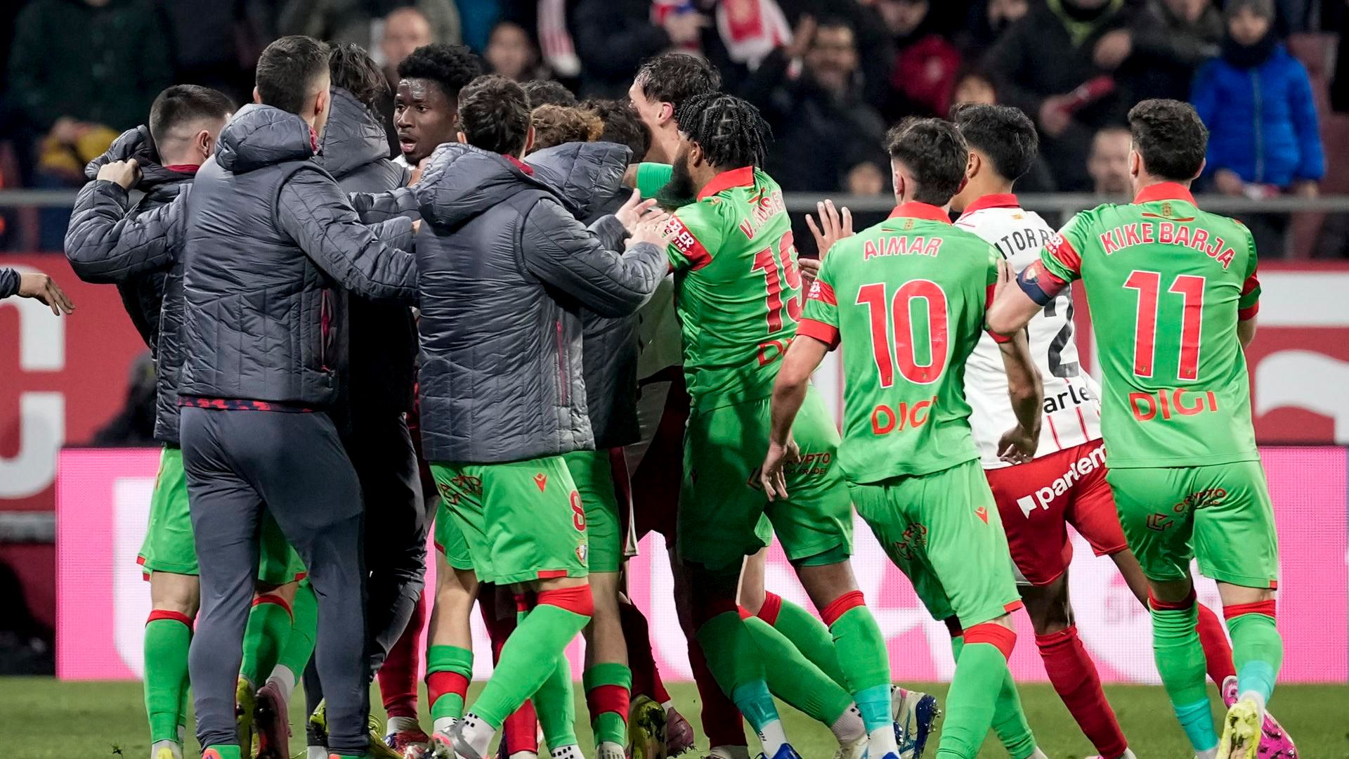 La tangana entre el Girona y Osasuna