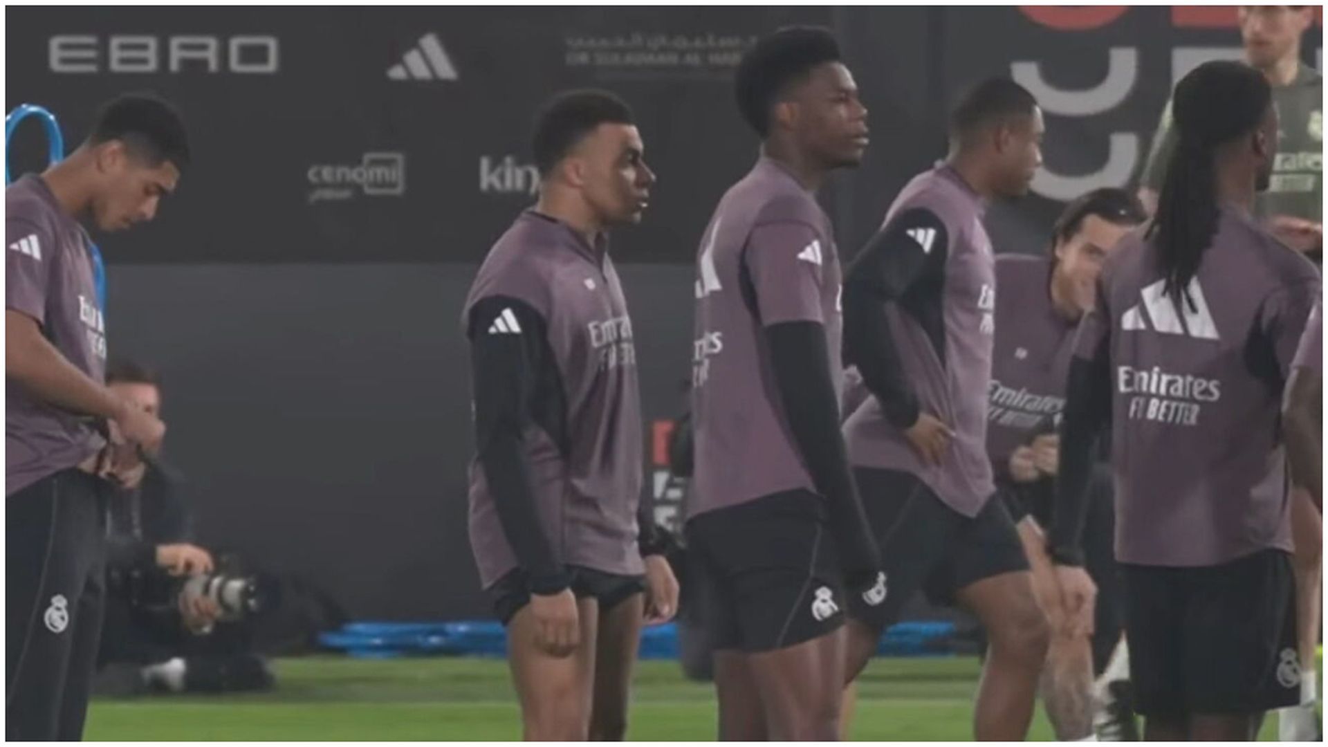 Mbappé entrena con normalidad en la previa de la final de la Supercopa de España