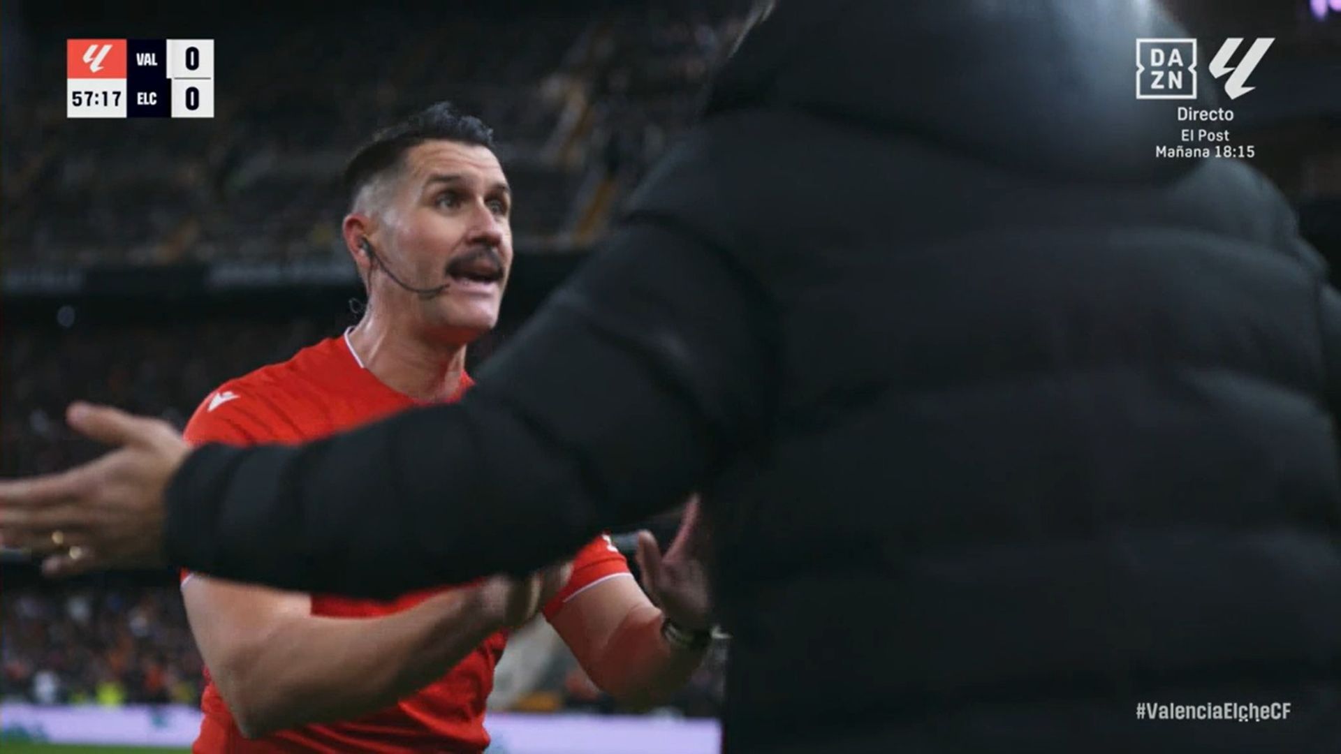 Ortiz Arias hablando con Eder Sarabia