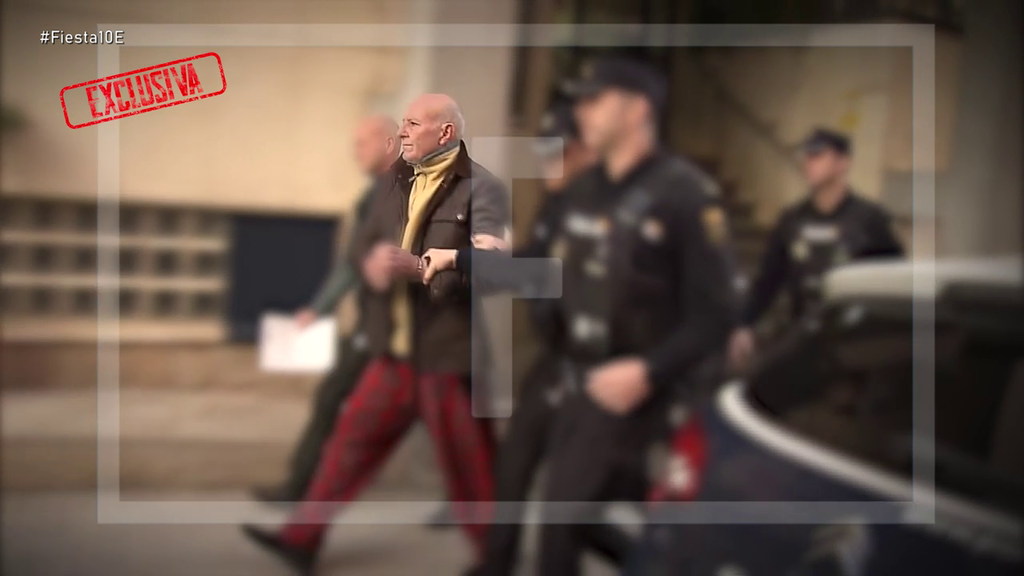 Las primeras imágenes del padre de Kiko Jiménez tras apuñalar a un hombre: ha salido esposado y en pijama