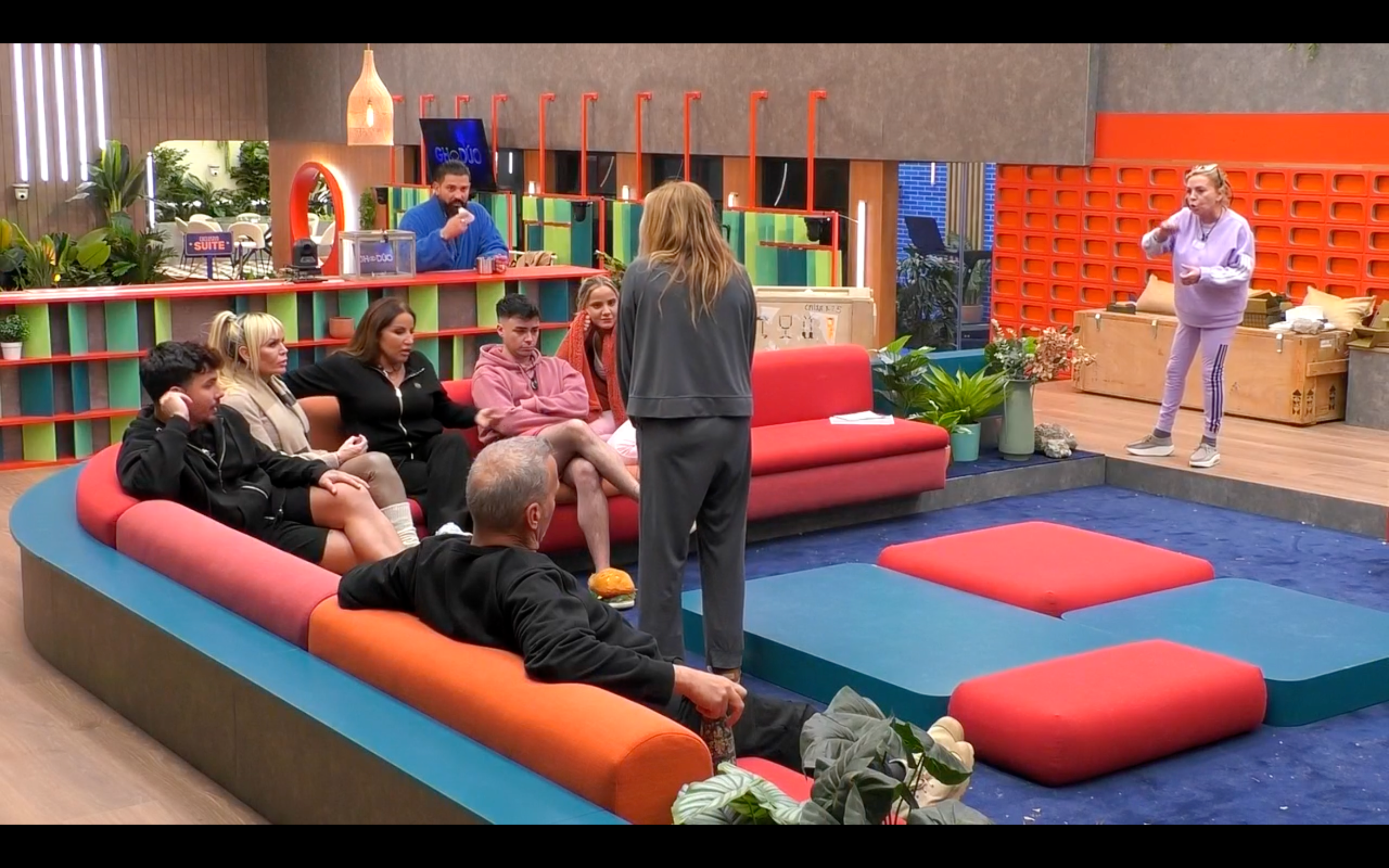 Carmen estalla contra los concursantes