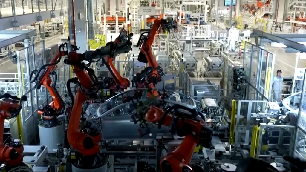 Acuerdo entre Bruselas y China para eximir de aranceles al coche eléctrico chino: en qué consiste y cómo funcionará