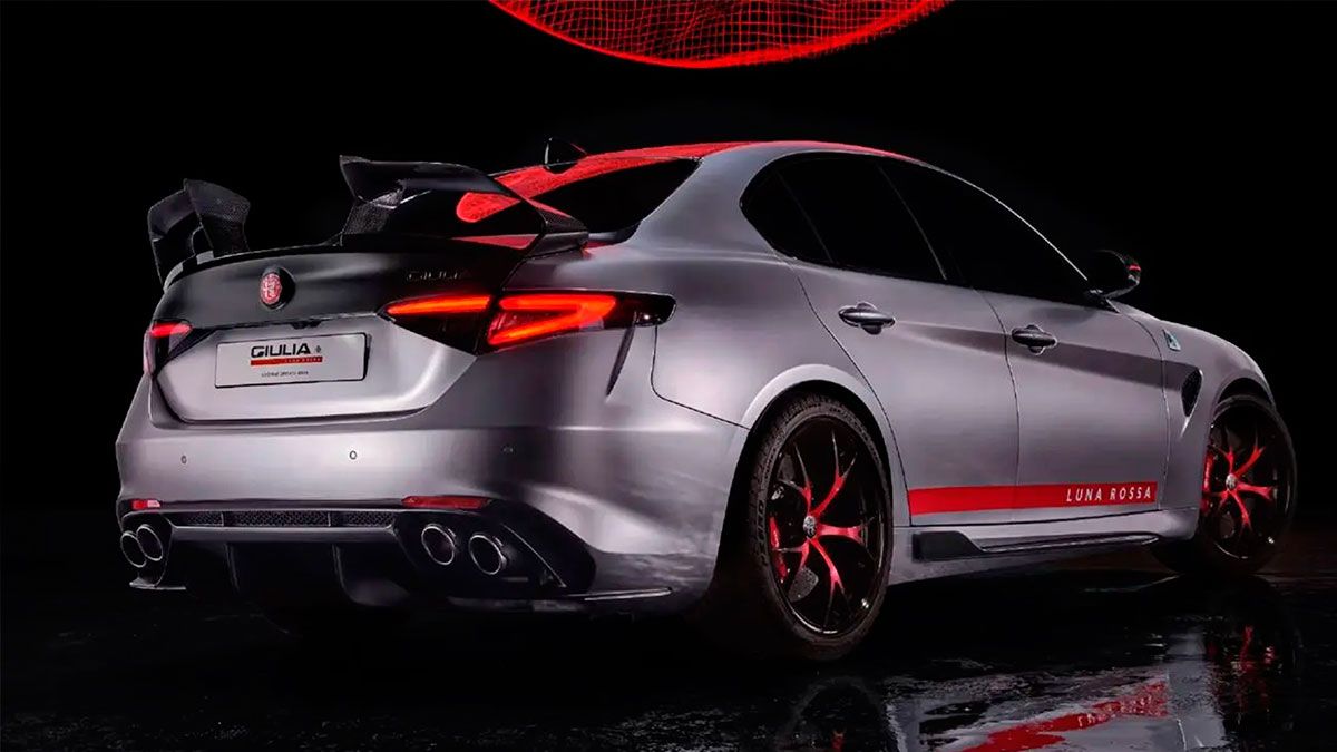 Alfa Romeo Giulia Quadrifoglio Luna Rossa