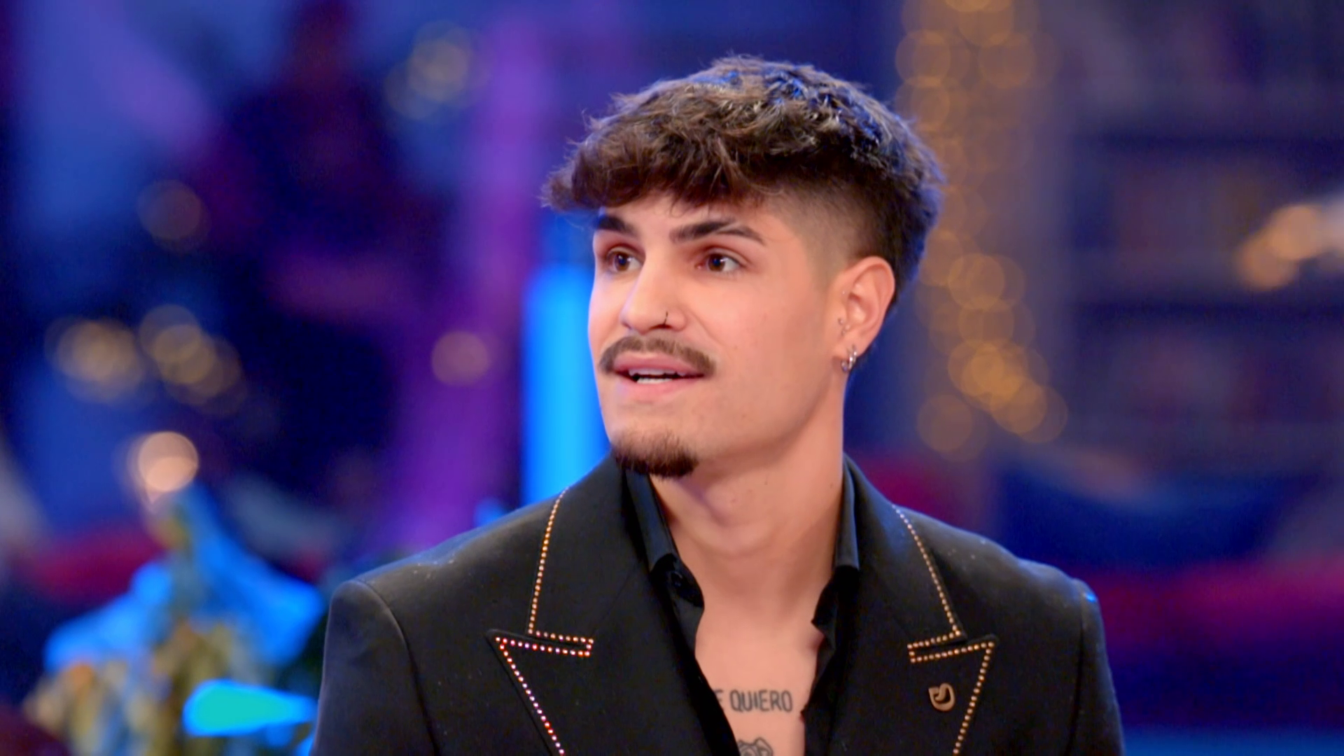 Álvaro revive lo que pasó con Mayeli en ‘La isla de las tentaciones 9’ y ella lo ve todo desde la sala de visionado