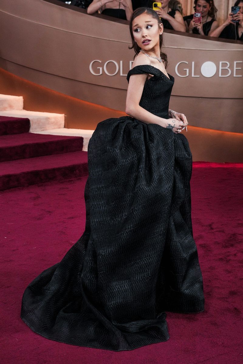 Ariana Grande, en la alfombra roja de los Globos de Oro 2026