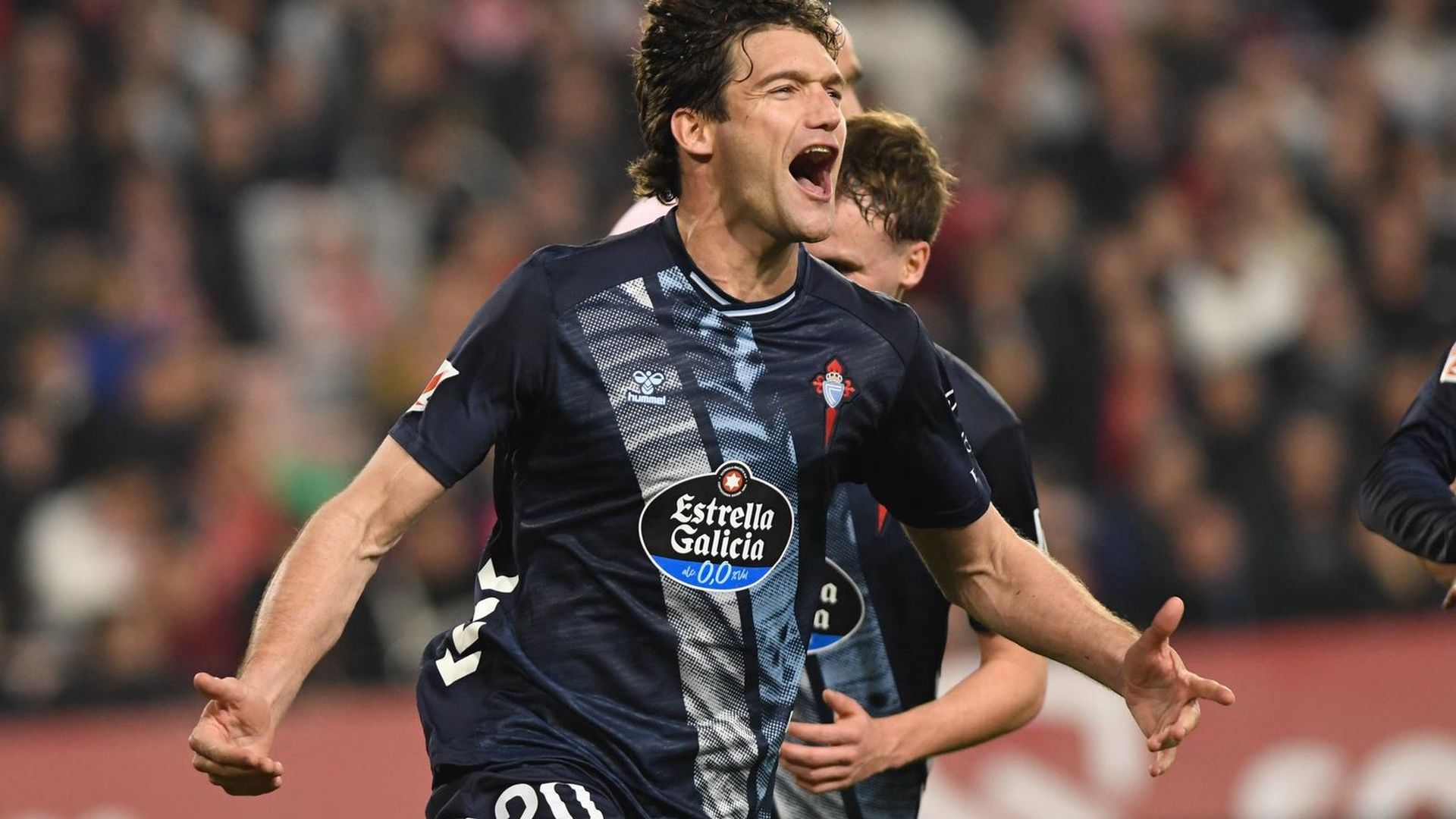 Celebración del gol de Marcos Alonso ante el Sevilla