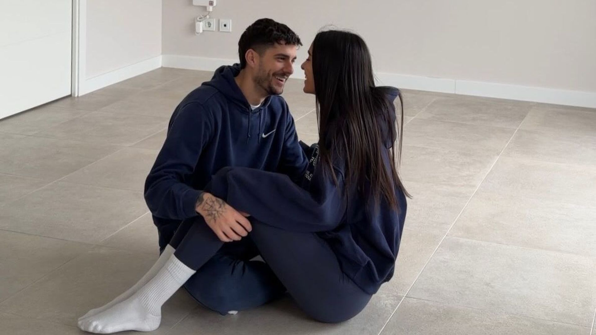 Claudia Martínez y Mario González se mudan: su historia de amor